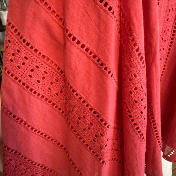 Elegant Red Eyelet Dress - Picture 7 of 10